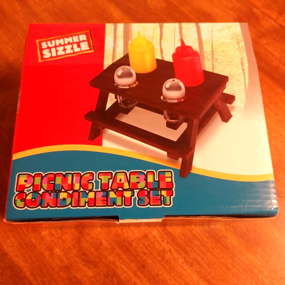 Condiment holder